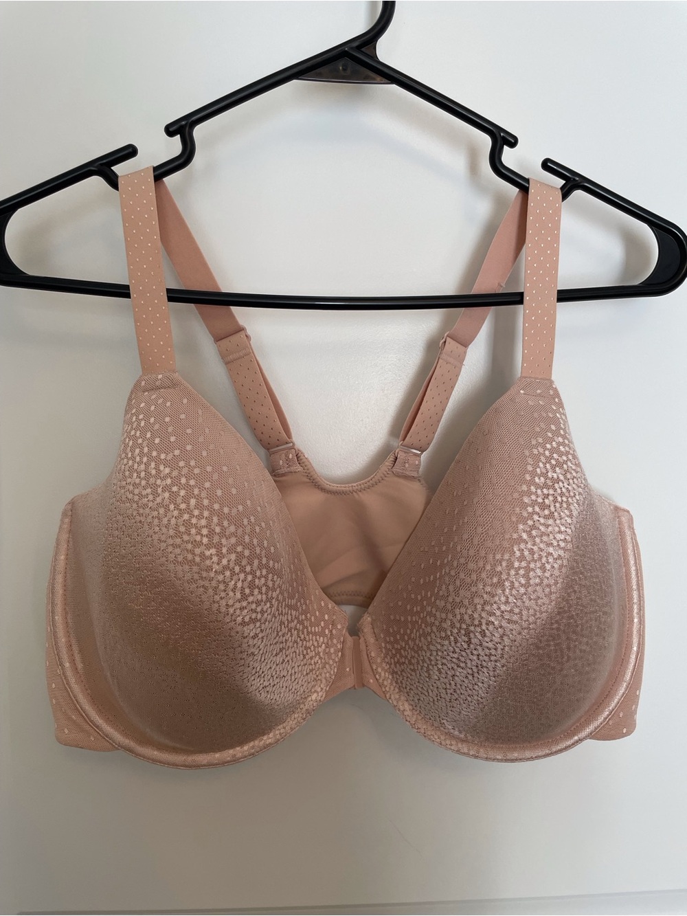 Wacoal Molded T-Shirt Bra with Subtle Dot Texture
